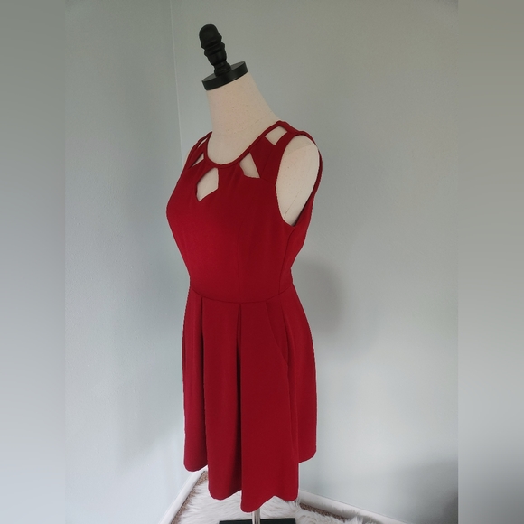 Speechless Women’s Red Dress with Pockets - Size Medium - Picture 4 of 11